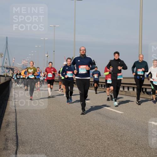 03.10.2025 - Köhlbrandbrückenlauf Fabian Wolf http://msf.ph/oto/9049458 03.10.2025 10:00:58 Position 3 1124, 1834 meine-sportfotos.de