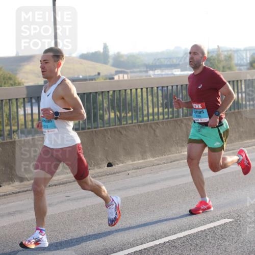03.10.2025 - Köhlbrandbrückenlauf Lena Gebhardt http://msf.ph/oto/9049461 03.10.2025 09:12:28 Position 1 1013, 2968 meine-sportfotos.de