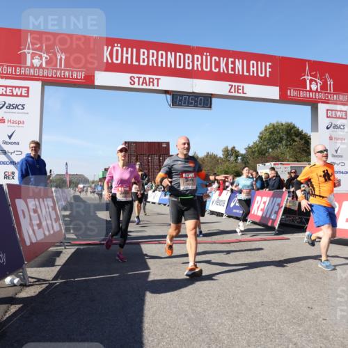 03.10.2025 - Köhlbrandbrückenlauf Lena Gebhardt http://msf.ph/oto/9049480 03.10.2025 13:05:01 Ziel 4098, 4175, 4217, 4240, 4256, 4751, 5670, 5785, 5951, 5952, 6561, 6719 meine-sportfotos.de