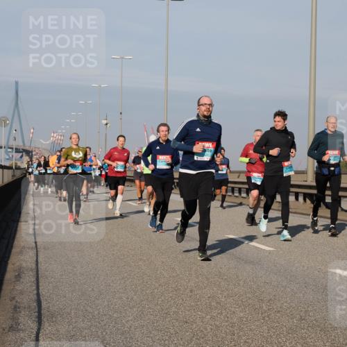 03.10.2025 - Köhlbrandbrückenlauf Fabian Wolf http://msf.ph/oto/9049483 03.10.2025 10:00:58 Position 3  meine-sportfotos.de