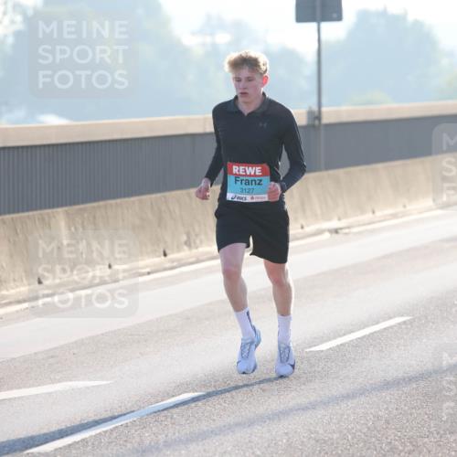 03.10.2025 - Köhlbrandbrückenlauf Lena Gebhardt http://msf.ph/oto/9049486 03.10.2025 09:12:54 Position 1 3127 meine-sportfotos.de