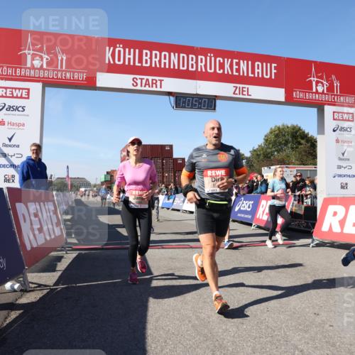 03.10.2025 - Köhlbrandbrückenlauf Lena Gebhardt http://msf.ph/oto/9049488 03.10.2025 13:05:02 Ziel 4098, 4175, 4217, 4240, 4256, 4751, 5670, 5785, 5951, 5952, 6561, 6719 meine-sportfotos.de