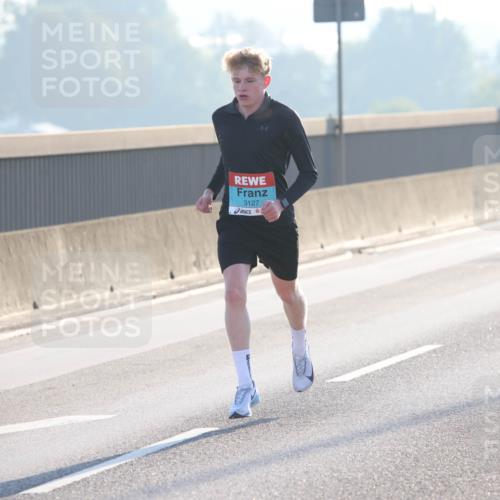 03.10.2025 - Köhlbrandbrückenlauf Lena Gebhardt http://msf.ph/oto/9049489 03.10.2025 09:12:54 Position 1 3127 meine-sportfotos.de