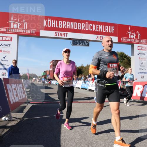 03.10.2025 - Köhlbrandbrückenlauf Lena Gebhardt http://msf.ph/oto/9049498 03.10.2025 13:05:02 Ziel 4098, 4175, 4217, 4240, 4256, 4751, 5670, 5785, 5951, 5952, 6561, 6719 meine-sportfotos.de