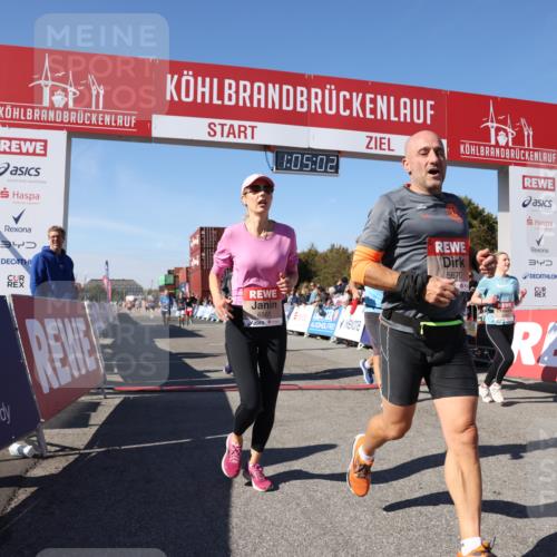 03.10.2025 - Köhlbrandbrückenlauf Lena Gebhardt http://msf.ph/oto/9049505 03.10.2025 13:05:02 Ziel 4098, 4175, 4217, 4240, 4256, 4751, 5670, 5785, 5951, 5952, 6561, 6719 meine-sportfotos.de
