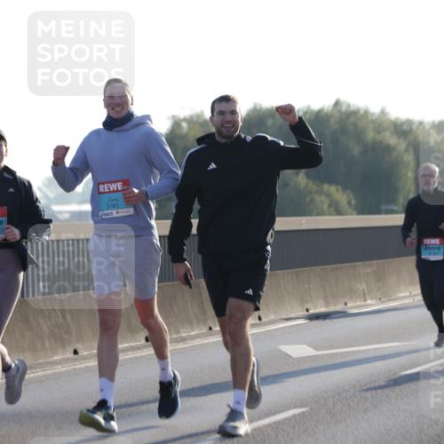 03.10.2025 - Köhlbrandbrückenlauf Jannik Wohlers http://msf.ph/oto/9049519 03.10.2025 09:18:26 Position 3 1487, 3781 meine-sportfotos.de