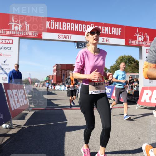 03.10.2025 - Köhlbrandbrückenlauf Lena Gebhardt http://msf.ph/oto/9049524 03.10.2025 13:05:02 Ziel 4098, 4175, 4217, 4240, 4256, 4751, 5670, 5785, 5951, 5952, 6561, 6719 meine-sportfotos.de