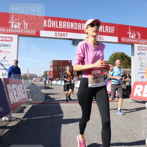 03.10.2025 - Köhlbrandbrückenlauf Lena Gebhardt http://msf.ph/oto/9049537 03.10.2025 13:05:02 Ziel 4098, 4175, 4217, 4240, 4256, 4751, 5670, 5785, 5951, 5952, 6561, 6719 meine-sportfotos.de