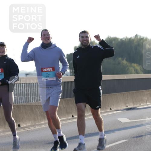 03.10.2025 - Köhlbrandbrückenlauf Jannik Wohlers http://msf.ph/oto/9049542 03.10.2025 09:18:27 Position 3 1487, 3781 meine-sportfotos.de
