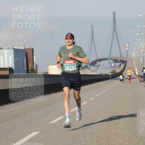03.10.2025 - Köhlbrandbrückenlauf Jannik Wohlers http://msf.ph/oto/9049551 03.10.2025 09:34:27 Position 3 1008 meine-sportfotos.de