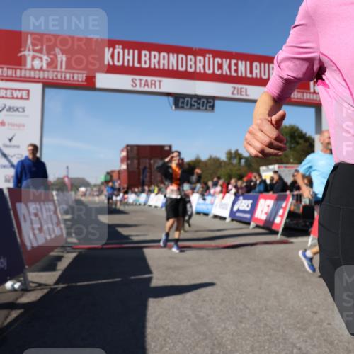 03.10.2025 - Köhlbrandbrückenlauf Lena Gebhardt http://msf.ph/oto/9049552 03.10.2025 13:05:03 Ziel 4098, 4175, 4217, 4240, 4256, 4751, 5670, 5785, 5951, 5952, 6561, 6719 meine-sportfotos.de