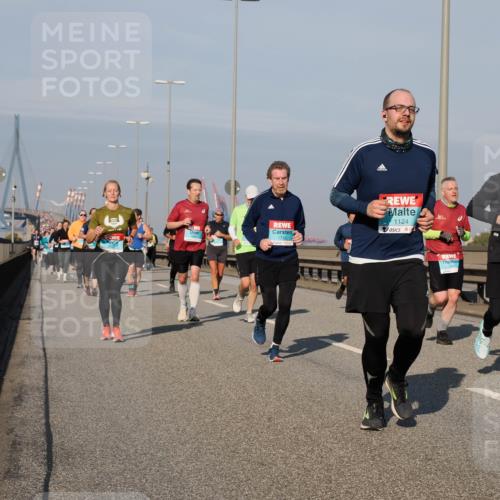 03.10.2025 - Köhlbrandbrückenlauf Fabian Wolf http://msf.ph/oto/9049559 03.10.2025 10:01:00 Position 3 1712, 1124 meine-sportfotos.de