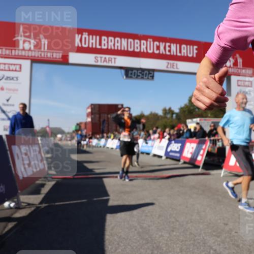 03.10.2025 - Köhlbrandbrückenlauf Lena Gebhardt http://msf.ph/oto/9049562 03.10.2025 13:05:03 Ziel 4098, 4175, 4217, 4240, 4256, 4751, 5670, 5785, 5951, 5952, 6561, 6719 meine-sportfotos.de