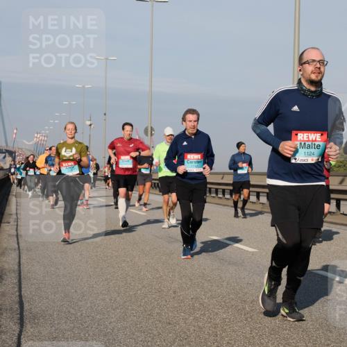03.10.2025 - Köhlbrandbrückenlauf Fabian Wolf http://msf.ph/oto/9049579 03.10.2025 10:01:00 Position 3 1712, 1124, 1760 meine-sportfotos.de