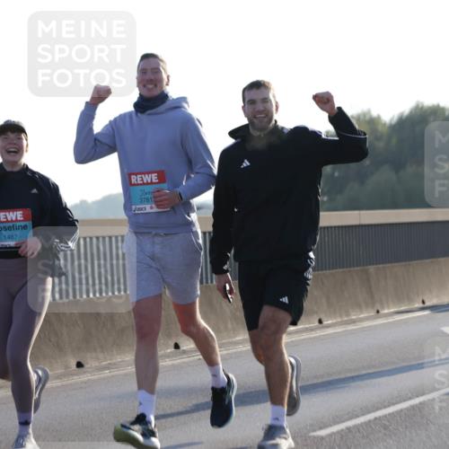03.10.2025 - Köhlbrandbrückenlauf Jannik Wohlers http://msf.ph/oto/9049581 03.10.2025 09:18:27 Position 3 3781, 1487 meine-sportfotos.de
