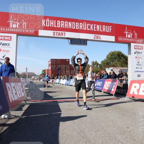 03.10.2025 - Köhlbrandbrückenlauf Lena Gebhardt http://msf.ph/oto/9049587 03.10.2025 13:05:04 Ziel 4098, 4175, 4217, 4240, 4256, 4490, 4585, 4751, 5670, 5785, 5951, 5952, 6561, 6719 meine-sportfotos.de