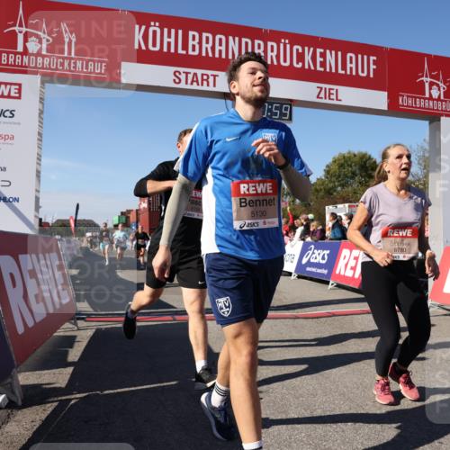 03.10.2025 - Köhlbrandbrückenlauf Lena Gebhardt http://msf.ph/oto/9049588 03.10.2025 13:21:00 Ziel 4680, 4915, 4916, 5006, 5084, 5130, 5156, 5169, 5363, 5377, 5501, 6282, 6296, 6645, 6646, 6648, 6650, 6703, 6780 meine-sportfotos.de