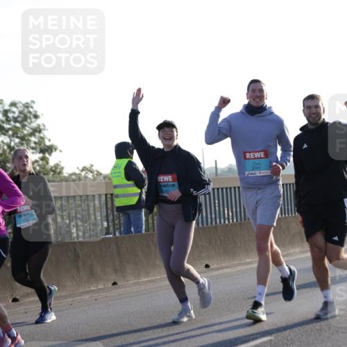 03.10.2025 - Köhlbrandbrückenlauf Jannik Wohlers http://msf.ph/oto/9049592 03.10.2025 09:18:28 Position 3 379, 3555, 487, 3781 meine-sportfotos.de