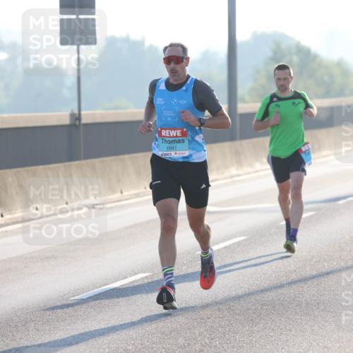 03.10.2025 - Köhlbrandbrückenlauf Lena Gebhardt http://msf.ph/oto/9049593 03.10.2025 09:13:04 Position 1 1041 meine-sportfotos.de