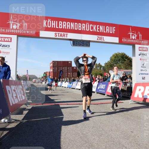 03.10.2025 - Köhlbrandbrückenlauf Lena Gebhardt http://msf.ph/oto/9049608 03.10.2025 13:05:04 Ziel 4098, 4175, 4217, 4240, 4256, 4490, 4585, 4751, 5670, 5785, 5951, 5952, 6561, 6719 meine-sportfotos.de