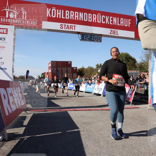 03.10.2025 - Köhlbrandbrückenlauf Lena Gebhardt http://msf.ph/oto/9049612 03.10.2025 13:21:00 Ziel 4680, 4915, 4916, 5006, 5084, 5130, 5156, 5169, 5363, 5377, 5501, 6282, 6296, 6645, 6646, 6648, 6650, 6703, 6780 meine-sportfotos.de