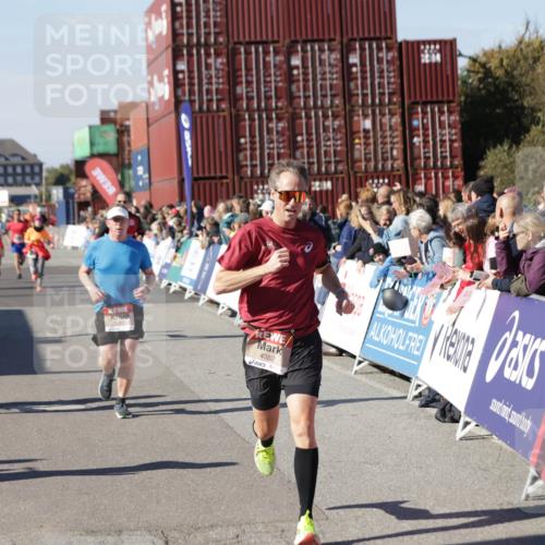 03.10.2025 - Köhlbrandbrückenlauf Jannik Wohlers http://msf.ph/oto/9049613 03.10.2025 13:07:49 Ziel 4159, 4310, 4382, 5993, 6120, 6163, 6285, 6384, 6651, 6696, 6744, 6800, 6821 meine-sportfotos.de