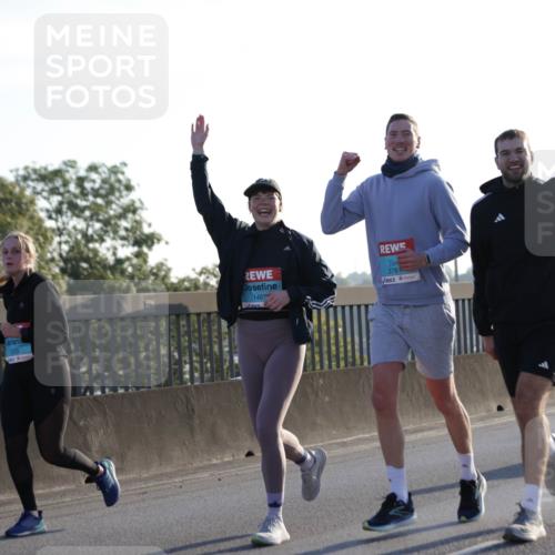 03.10.2025 - Köhlbrandbrückenlauf Jannik Wohlers http://msf.ph/oto/9049617 03.10.2025 09:18:28 Position 3 37, 1487, 378 meine-sportfotos.de