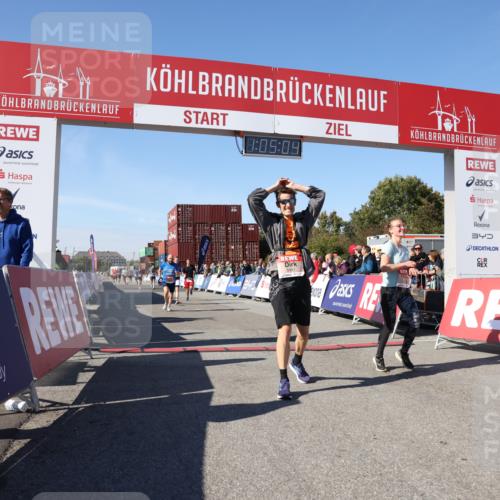 03.10.2025 - Köhlbrandbrückenlauf Lena Gebhardt http://msf.ph/oto/9049620 03.10.2025 13:05:04 Ziel 4098, 4175, 4217, 4240, 4256, 4490, 4585, 4751, 5670, 5785, 5951, 5952, 6561, 6719 meine-sportfotos.de