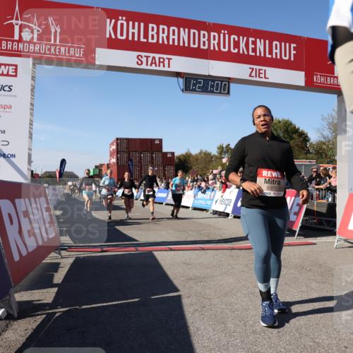 03.10.2025 - Köhlbrandbrückenlauf Lena Gebhardt http://msf.ph/oto/9049621 03.10.2025 13:21:01 Ziel 4680, 4915, 4916, 5006, 5084, 5130, 5156, 5169, 5363, 5377, 5501, 6282, 6296, 6645, 6646, 6648, 6650, 6780 meine-sportfotos.de