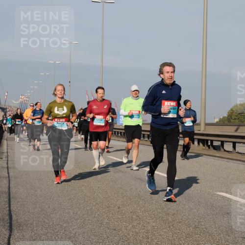 03.10.2025 - Köhlbrandbrückenlauf Fabian Wolf http://msf.ph/oto/9049625 03.10.2025 10:01:01 Position 3 3108, 1883 meine-sportfotos.de