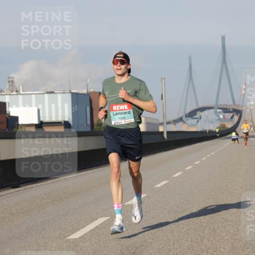 03.10.2025 - Köhlbrandbrückenlauf Jannik Wohlers http://msf.ph/oto/9049627 03.10.2025 09:34:27 Position 3 1008 meine-sportfotos.de