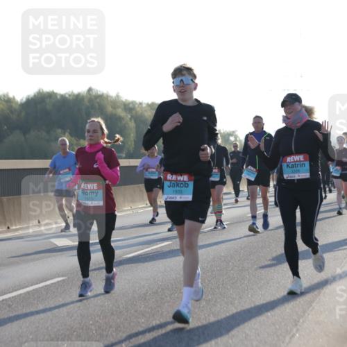 03.10.2025 - Köhlbrandbrückenlauf Jannik Wohlers http://msf.ph/oto/9049642 03.10.2025 09:18:30 Position 3 1515, 1933, 3326 meine-sportfotos.de