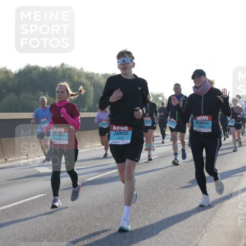 03.10.2025 - Köhlbrandbrückenlauf Jannik Wohlers http://msf.ph/oto/9049645 03.10.2025 09:18:30 Position 3 1515, 1933, 3326 meine-sportfotos.de