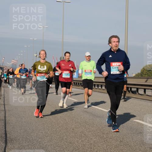 03.10.2025 - Köhlbrandbrückenlauf Fabian Wolf http://msf.ph/oto/9049650 03.10.2025 10:01:01 Position 3 3108, 1883, 1712 meine-sportfotos.de
