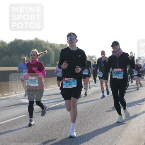 03.10.2025 - Köhlbrandbrückenlauf Jannik Wohlers http://msf.ph/oto/9049651 03.10.2025 09:18:30 Position 3 1515, 1933, 3326 meine-sportfotos.de