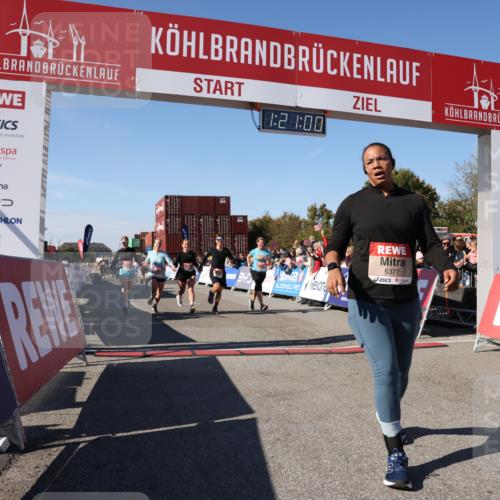 03.10.2025 - Köhlbrandbrückenlauf Lena Gebhardt http://msf.ph/oto/9049653 03.10.2025 13:21:01 Ziel 4680, 4915, 4916, 5006, 5084, 5130, 5156, 5169, 5363, 5377, 5501, 6282, 6296, 6645, 6646, 6648, 6650, 6780 meine-sportfotos.de