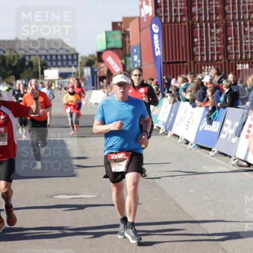 03.10.2025 - Köhlbrandbrückenlauf Jannik Wohlers http://msf.ph/oto/9049668 03.10.2025 13:07:50 Ziel 4159, 4310, 4382, 4639, 5993, 6120, 6163, 6244, 6285, 6384, 6409, 6651, 6696, 6744, 6800, 6821 meine-sportfotos.de