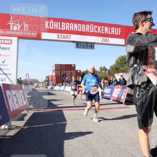 03.10.2025 - Köhlbrandbrückenlauf Lena Gebhardt http://msf.ph/oto/9049670 03.10.2025 13:05:07 Ziel 4098, 4175, 4217, 4256, 4490, 4585, 4751, 5670, 5785, 5951, 5952, 6561, 6719 meine-sportfotos.de
