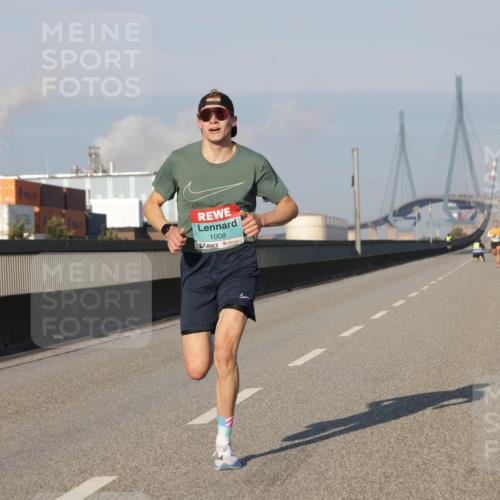 03.10.2025 - Köhlbrandbrückenlauf Jannik Wohlers http://msf.ph/oto/9049679 03.10.2025 09:34:28 Position 3 1008 meine-sportfotos.de