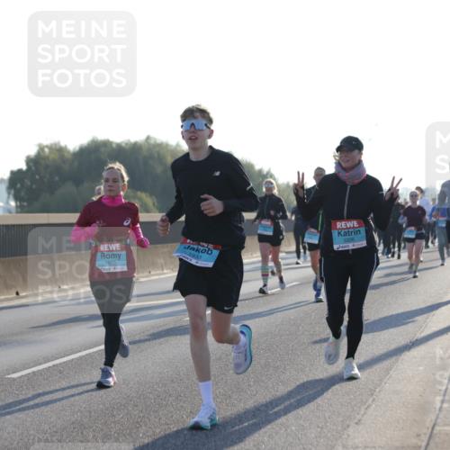 03.10.2025 - Köhlbrandbrückenlauf Jannik Wohlers http://msf.ph/oto/9049680 03.10.2025 09:18:30 Position 3 1515, 1933, 3326 meine-sportfotos.de