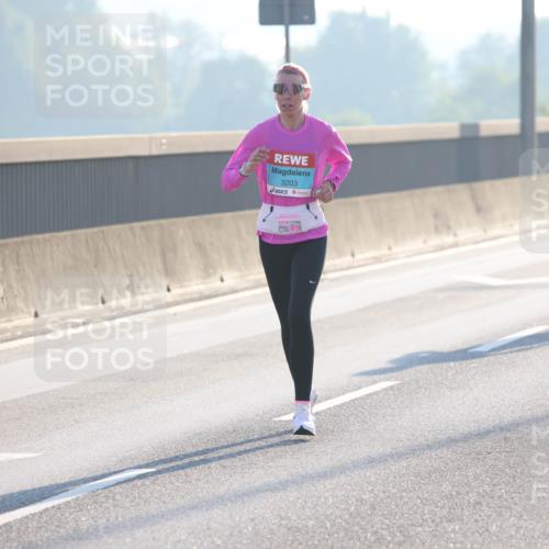 03.10.2025 - Köhlbrandbrückenlauf Lena Gebhardt http://msf.ph/oto/9049681 03.10.2025 09:13:10 Position 1 3203 meine-sportfotos.de