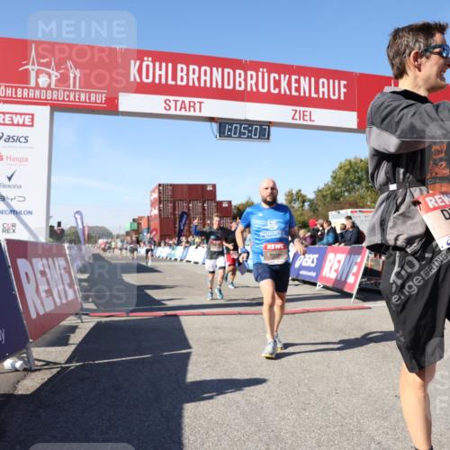 03.10.2025 - Köhlbrandbrückenlauf Lena Gebhardt http://msf.ph/oto/9049684 03.10.2025 13:05:07 Ziel 4098, 4175, 4217, 4256, 4490, 4585, 4751, 5670, 5785, 5951, 5952, 6561, 6719 meine-sportfotos.de