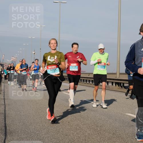 03.10.2025 - Köhlbrandbrückenlauf Fabian Wolf http://msf.ph/oto/9049688 03.10.2025 10:01:02 Position 3 3108, 1883, 3265, 1712 meine-sportfotos.de