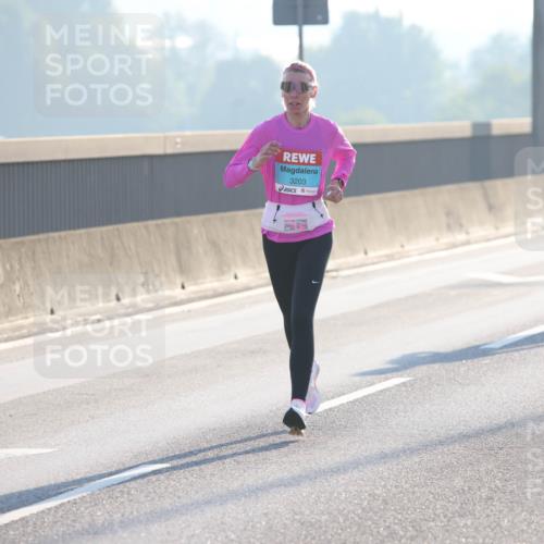 03.10.2025 - Köhlbrandbrückenlauf Lena Gebhardt http://msf.ph/oto/9049694 03.10.2025 09:13:10 Position 1 3203 meine-sportfotos.de