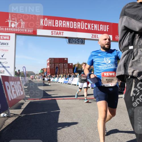 03.10.2025 - Köhlbrandbrückenlauf Lena Gebhardt http://msf.ph/oto/9049714 03.10.2025 13:05:08 Ziel 4098, 4175, 4217, 4256, 4490, 4585, 4751, 5670, 5785, 5951, 5952, 6561, 6719 meine-sportfotos.de