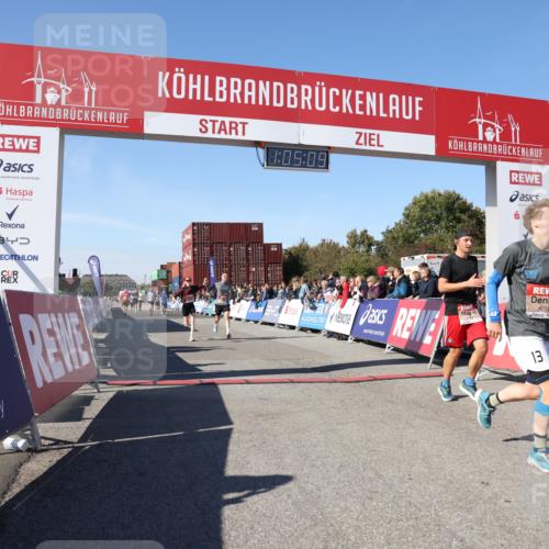 03.10.2025 - Köhlbrandbrückenlauf Lena Gebhardt http://msf.ph/oto/9049731 03.10.2025 13:05:09 Ziel 4098, 4175, 4256, 4490, 4585, 4751, 5670, 5785, 5951, 5952, 5969, 6561, 6719 meine-sportfotos.de