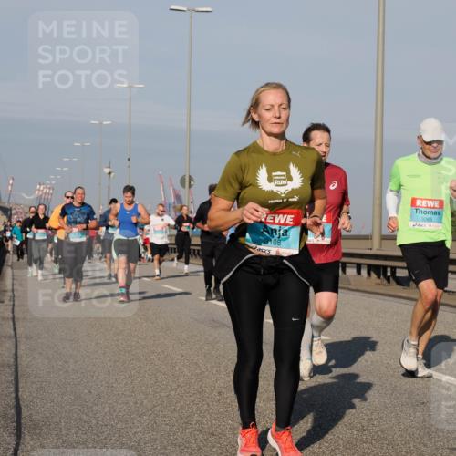 03.10.2025 - Köhlbrandbrückenlauf Fabian Wolf http://msf.ph/oto/9049735 03.10.2025 10:01:03 Position 3 3108, 3265 meine-sportfotos.de