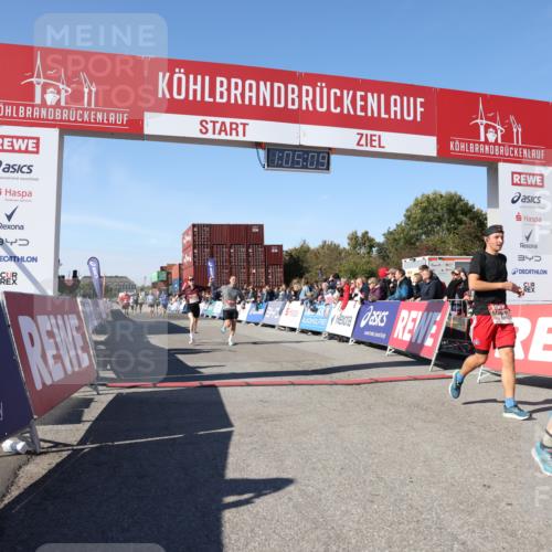 03.10.2025 - Köhlbrandbrückenlauf Lena Gebhardt http://msf.ph/oto/9049740 03.10.2025 13:05:09 Ziel 4098, 4175, 4256, 4490, 4585, 4751, 5670, 5785, 5951, 5952, 5969, 6561, 6719 meine-sportfotos.de