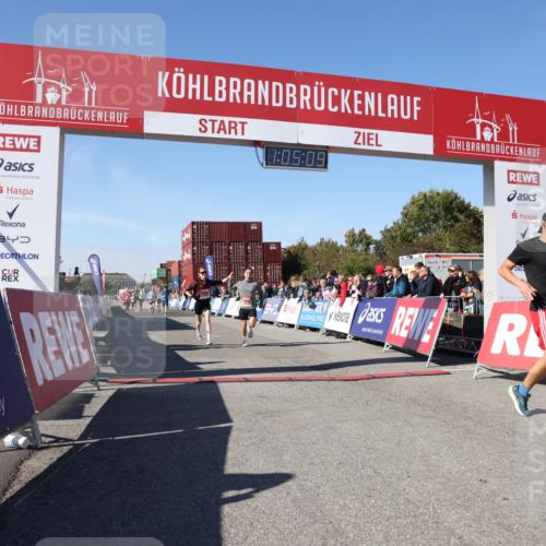 03.10.2025 - Köhlbrandbrückenlauf Lena Gebhardt http://msf.ph/oto/9049746 03.10.2025 13:05:10 Ziel 4098, 4175, 4256, 4390, 4490, 4585, 4751, 5670, 5785, 5951, 5952, 5969, 6561, 6719 meine-sportfotos.de