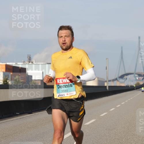 03.10.2025 - Köhlbrandbrückenlauf Jannik Wohlers http://msf.ph/oto/9049751 03.10.2025 09:34:45 Position 3 3590 meine-sportfotos.de